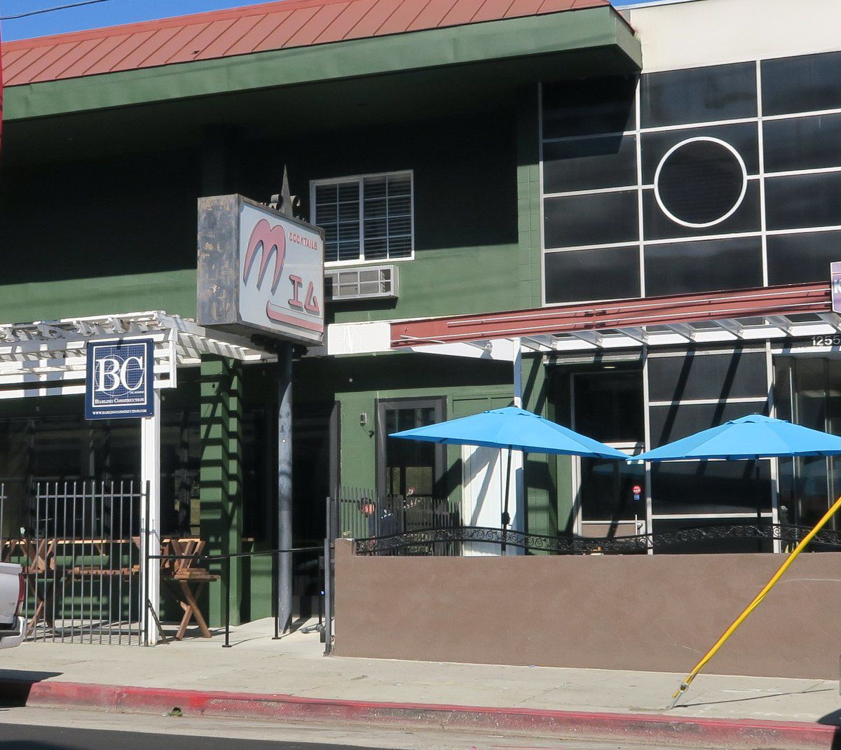 Exterior of Thunderbolt bar on Temple in Echo Park